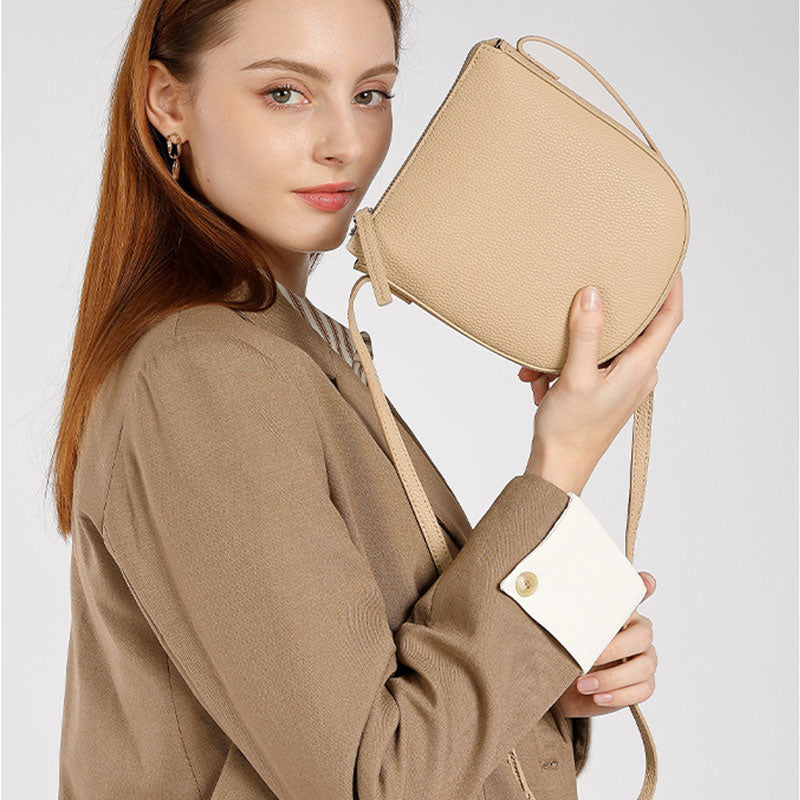 Schlichte, einfarbige Crossbody-Tasche aus Leder