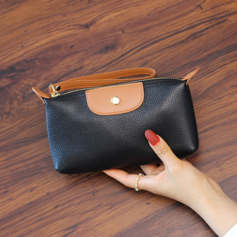 Handliche Leder-Clutch, große Geldbörse mit Reißverschluss am Handgelenk