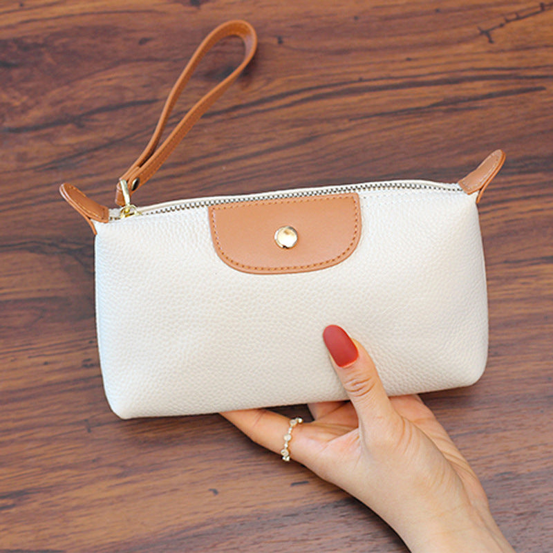 Handliche Leder-Clutch, große Geldbörse mit Reißverschluss am Handgelenk