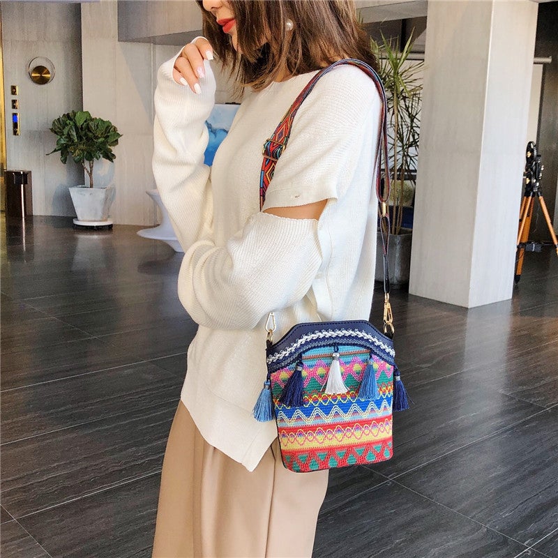 Ethnic Style Personality One-shoulder Tassel Bucket Bag