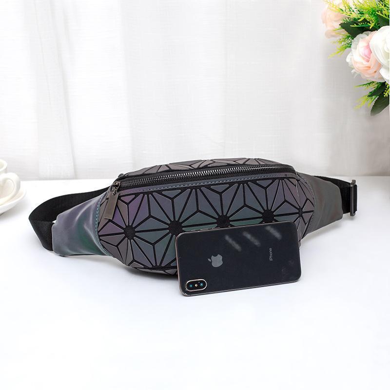 Leuchtende Tasche mit geometrischem Stil