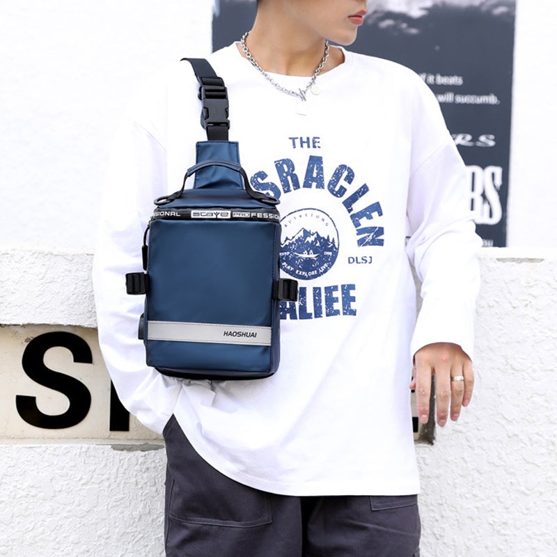 Diebstahlsichere Herren-Brusttasche mit USB-Ladefunktion