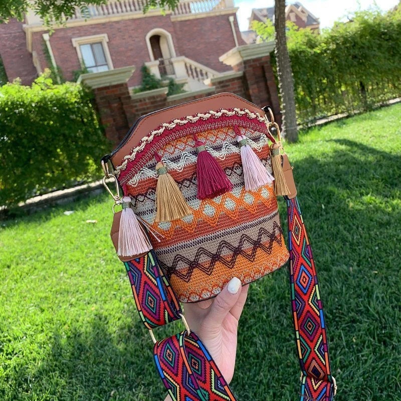 Ethnic Style Personality One-shoulder Tassel Bucket Bag