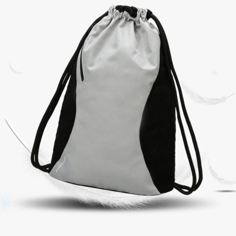 Lässiger stylischer Yoga Rucksack