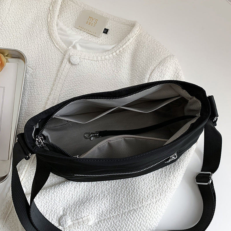 Klassische Umhängetasche aus massivem Nylon