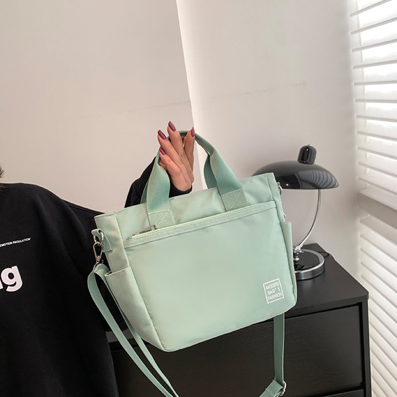 Leichte Schultertasche aus Nylon