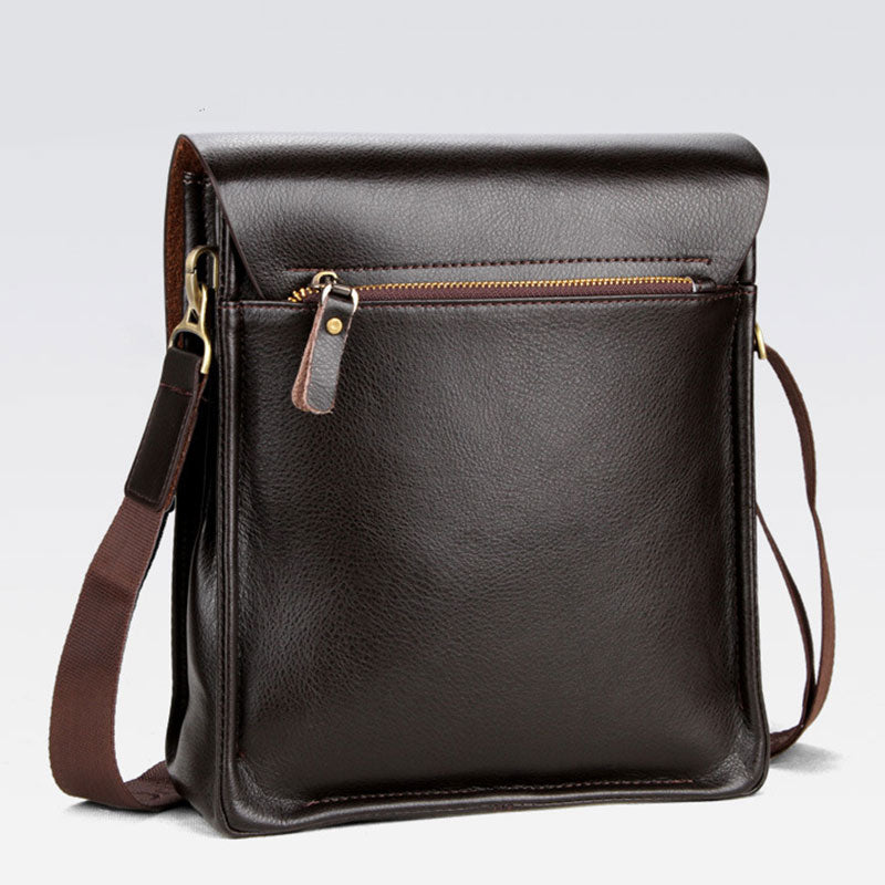 Klassische Umhängetasche mit mehreren Taschen