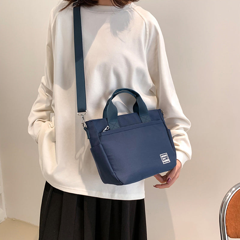 Leichte Schultertasche aus Nylon