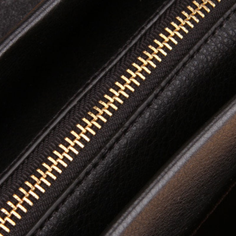 Klassische Umhängetasche mit mehreren Taschen