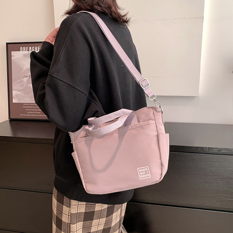 Leichte Schultertasche aus Nylon
