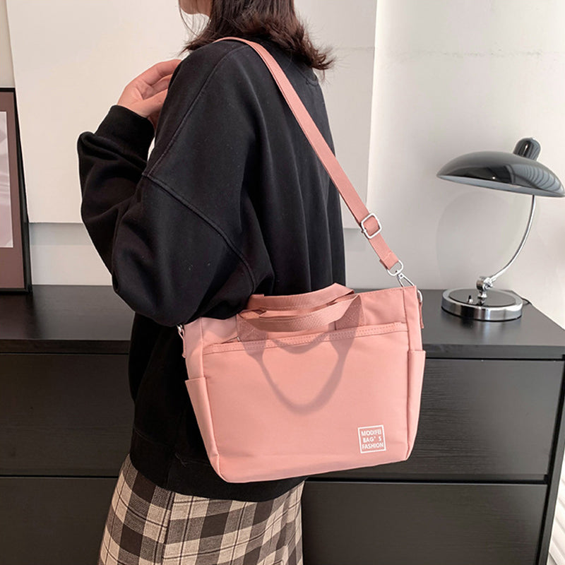 Leichte Schultertasche aus Nylon