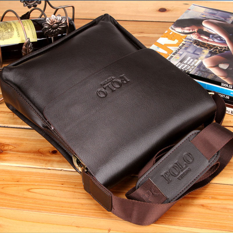 Klassische Umhängetasche mit mehreren Taschen